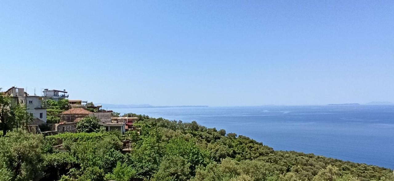 Villa Family Bitri Piqeras Bagian luar foto