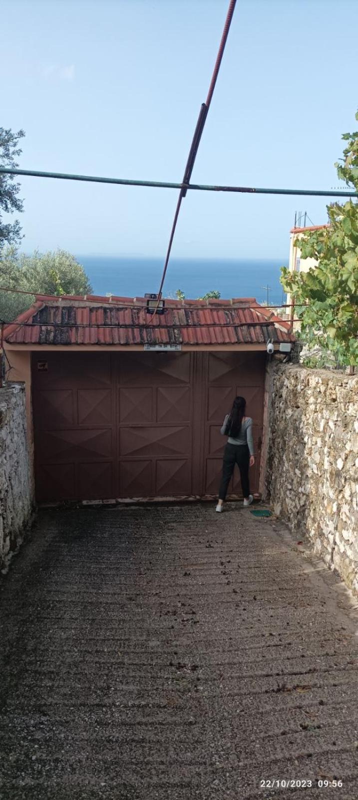 Villa Family Bitri Piqeras Bagian luar foto